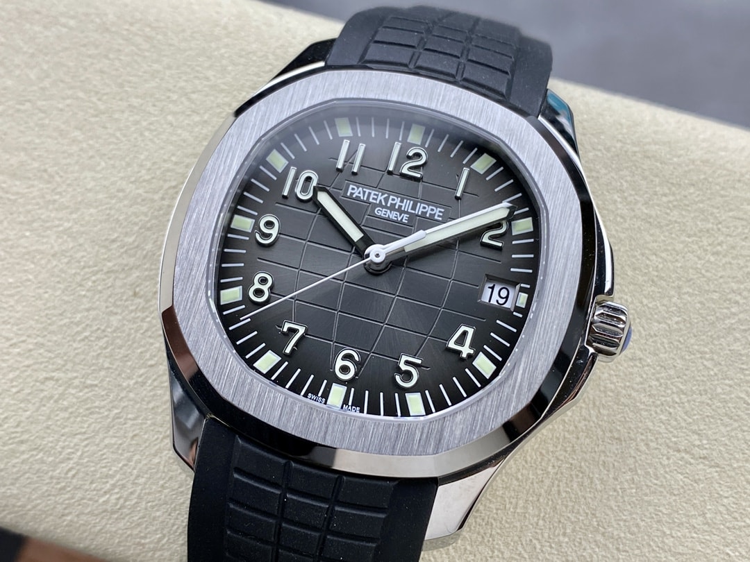 Fake Patek Philippe Replica Watch Aquanaut Date Sweep Seconds Stainless Steel Black Dial 5167A-001 3KF